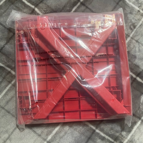 Target bullseye red square kids picnic table - Picture 2 of 4